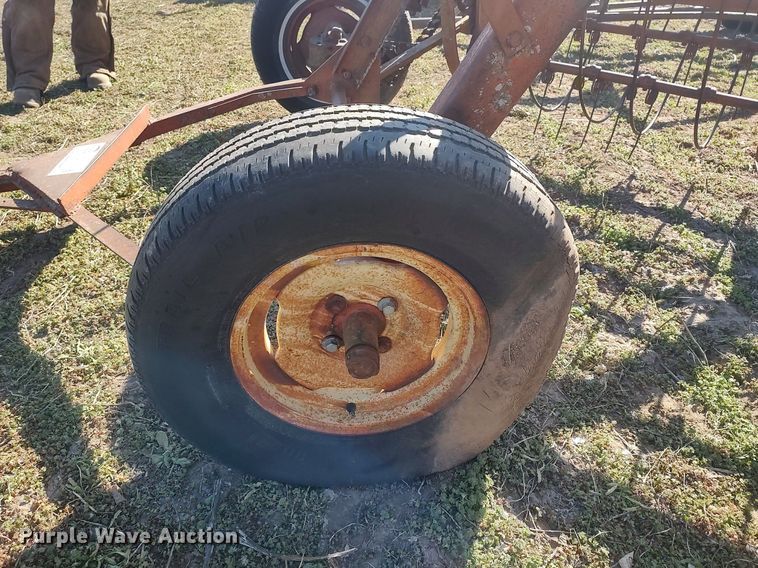 image for item DQ0372 Hay rake