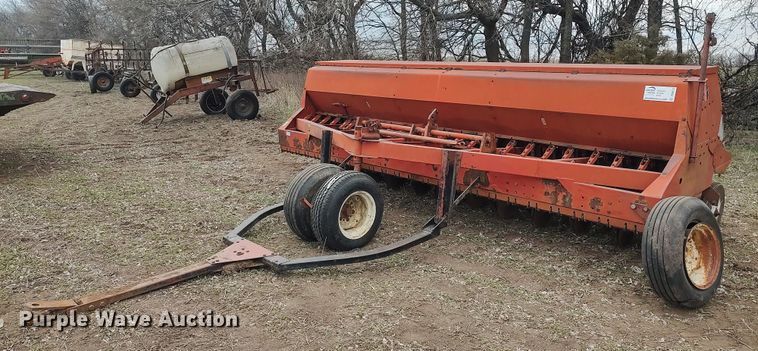 image for item DQ0373 International  grain drill