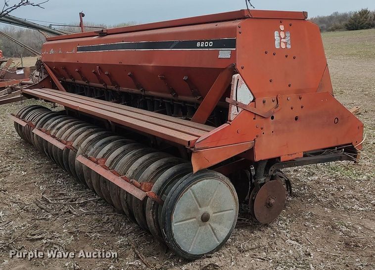 image for item DQ0373 International  grain drill