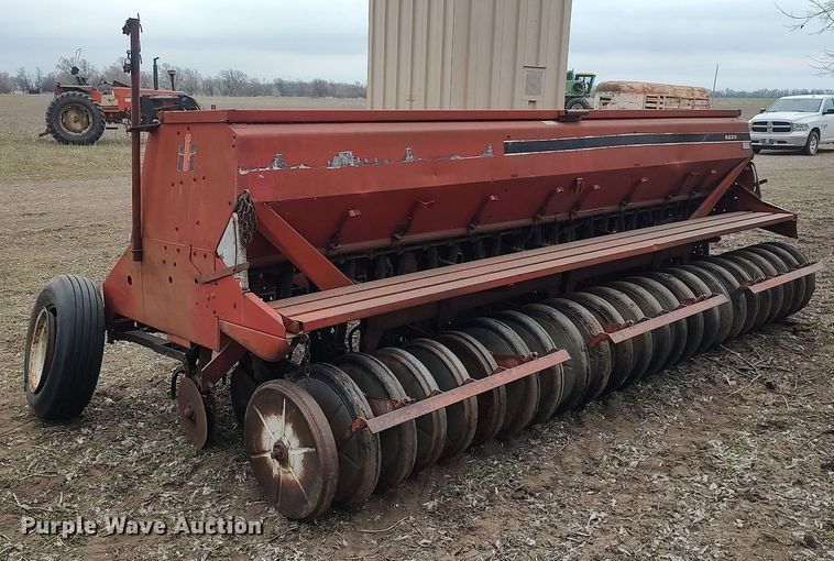 image for item DQ0373 International  grain drill