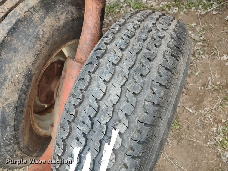 image for item DQ0373 International  grain drill