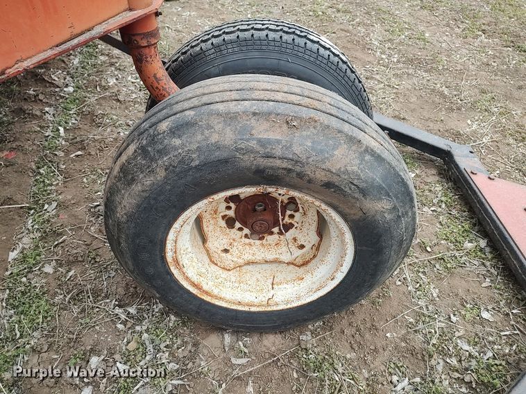 image for item DQ0373 International  grain drill