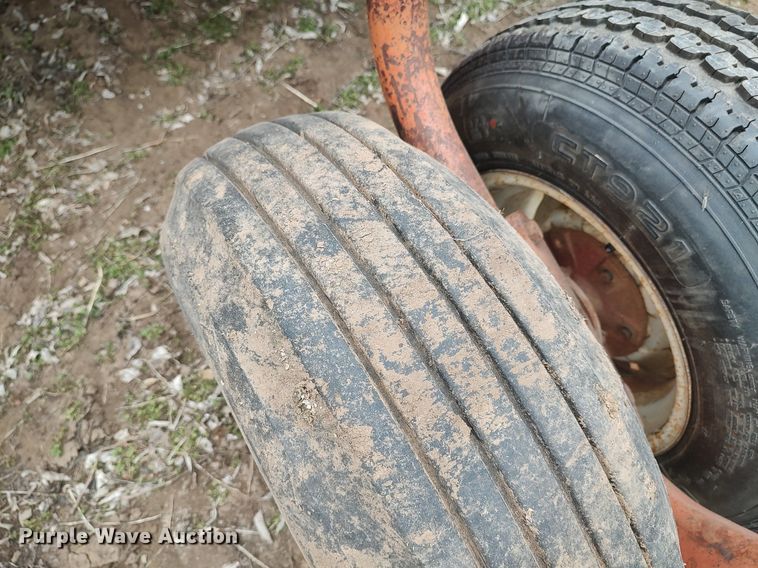 image for item DQ0373 International  grain drill