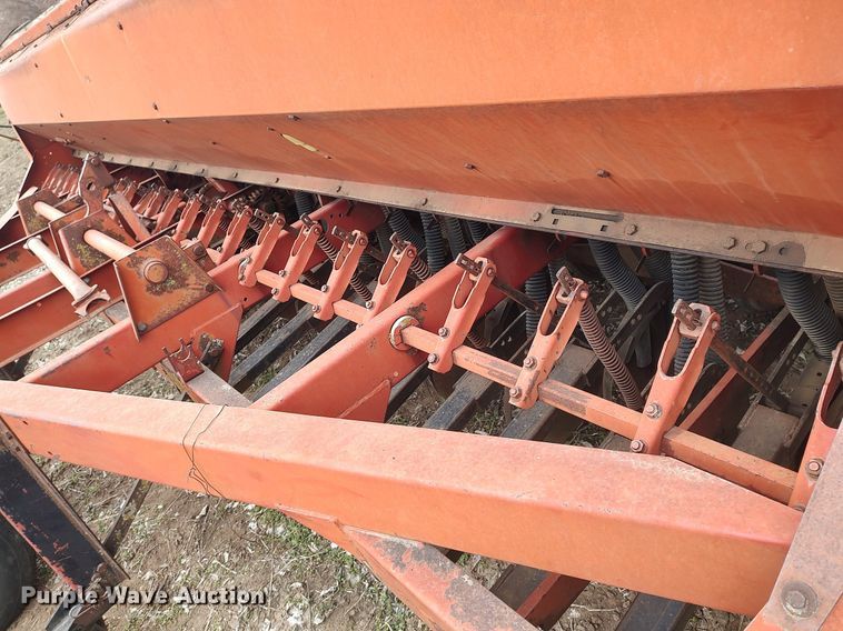 image for item DQ0373 International  grain drill