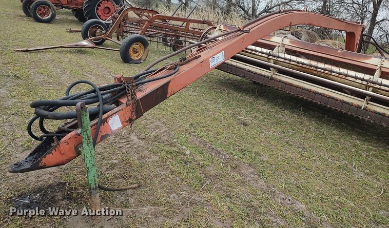 image for item DQ0374 Hesston 1014  swather / windrower