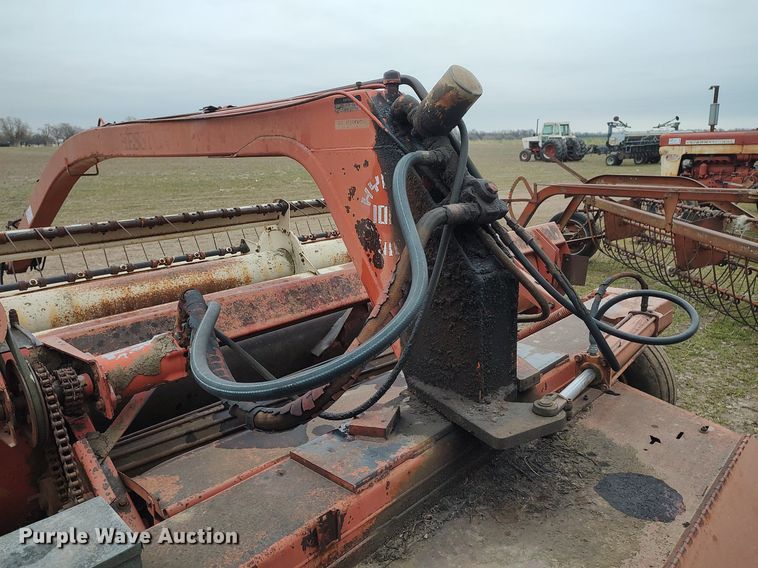 image for item DQ0374 Hesston 1014  swather / windrower