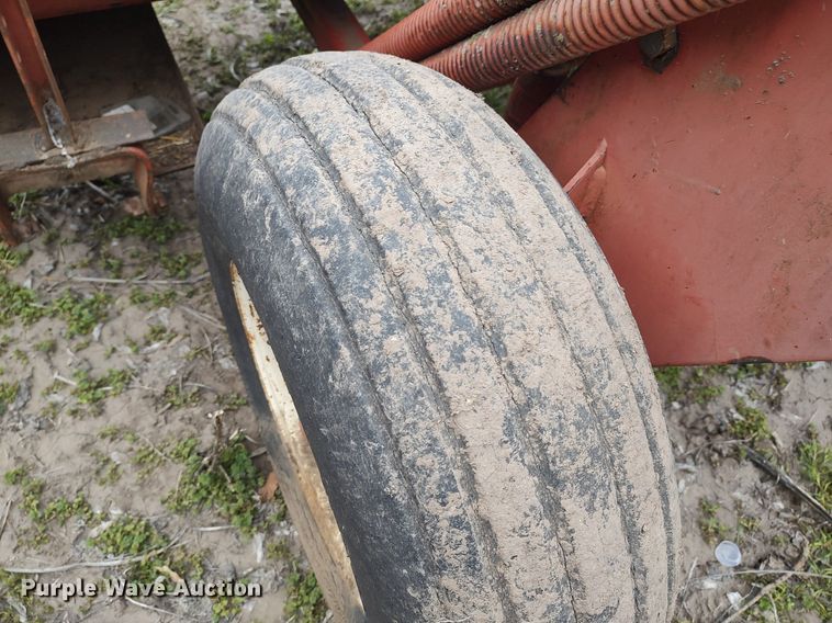 image for item DQ0374 Hesston 1014  swather / windrower