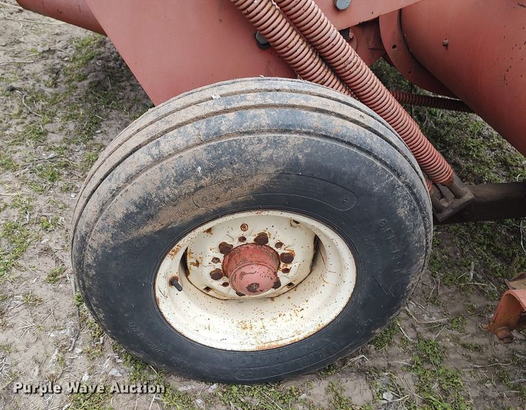 image for item DQ0374 Hesston 1014  swather / windrower