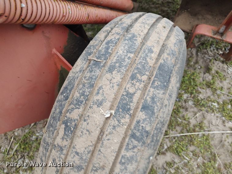 image for item DQ0374 Hesston 1014  swather / windrower