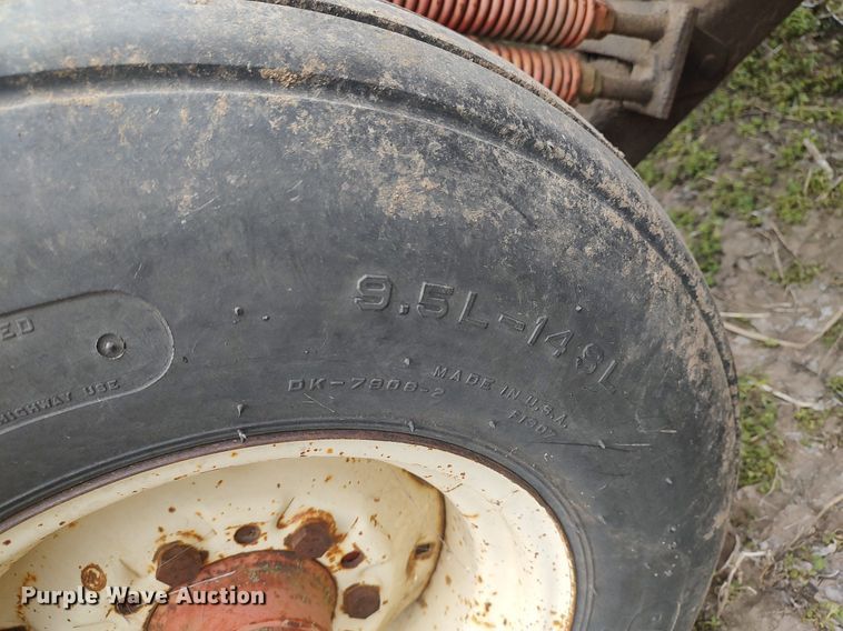 image for item DQ0374 Hesston 1014  swather / windrower