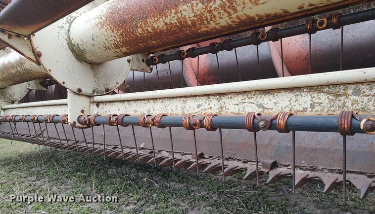 image for item DQ0374 Hesston 1014  swather / windrower