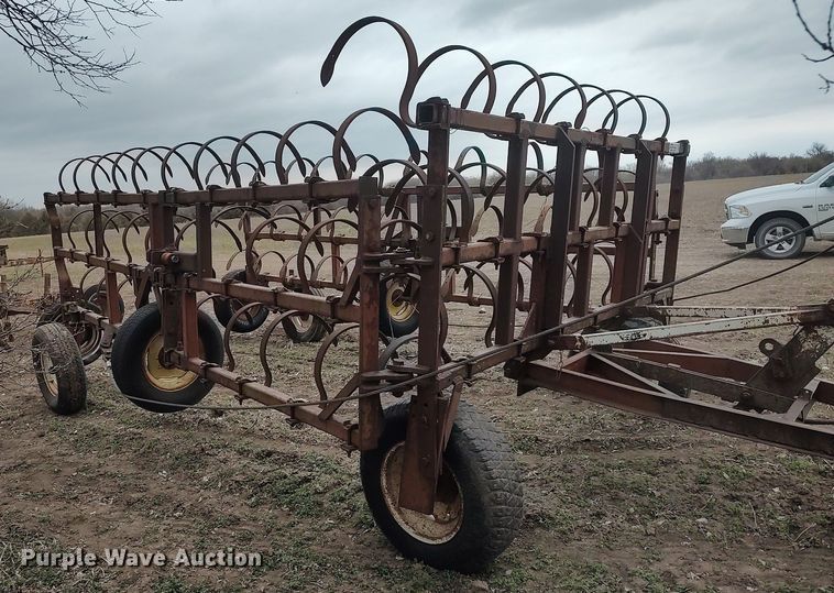 image for item DQ0376 Spring tooth harrow