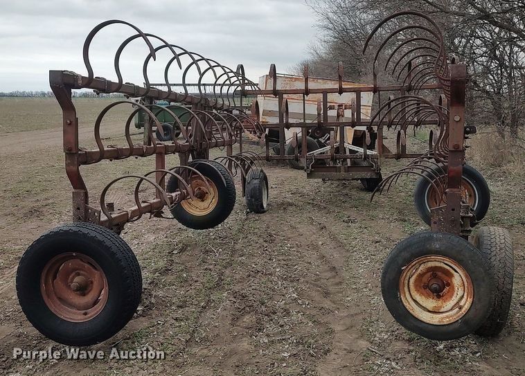 image for item DQ0376 Spring tooth harrow