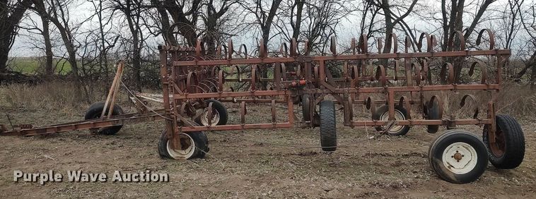 image for item DQ0376 Spring tooth harrow