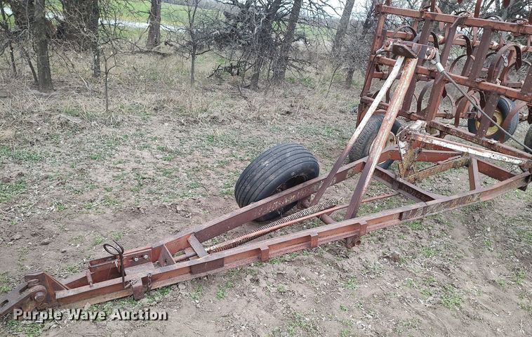image for item DQ0376 Spring tooth harrow