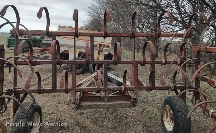 image for item DQ0376 Spring tooth harrow