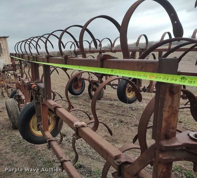 image for item DQ0376 Spring tooth harrow