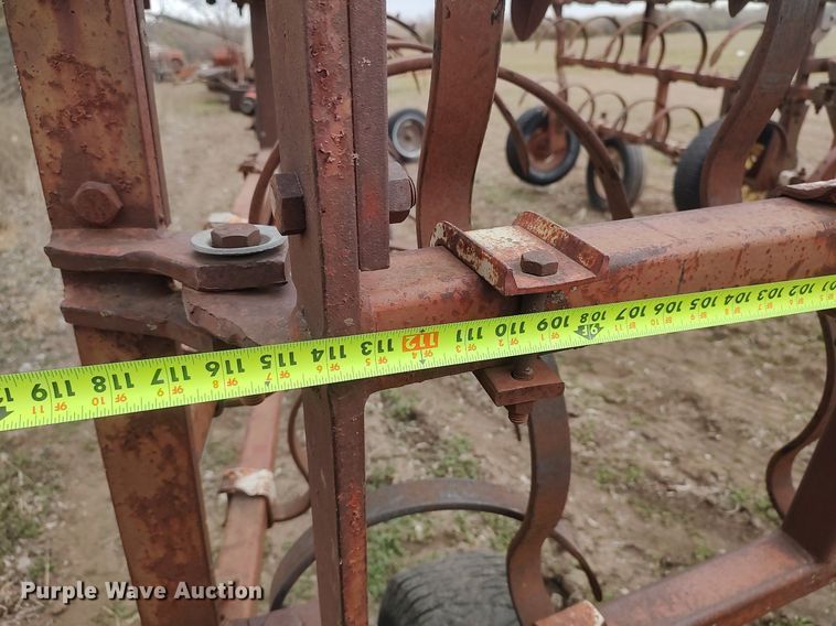 image for item DQ0376 Spring tooth harrow