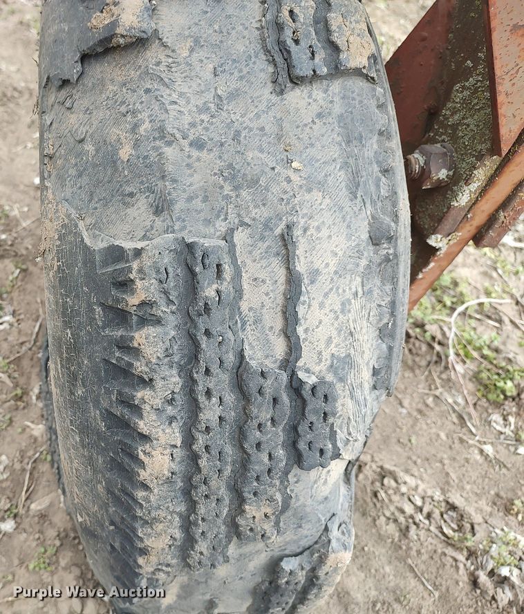 image for item DQ0376 Spring tooth harrow