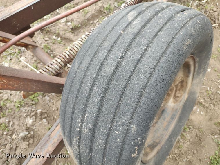 image for item DQ0376 Spring tooth harrow