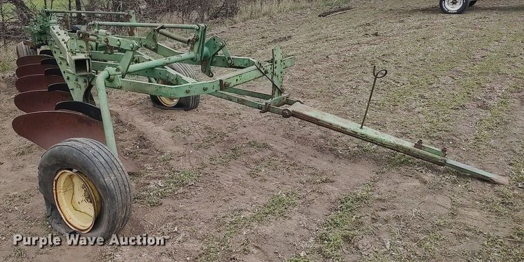 image for item DQ0377 John Deere  five bottom plow