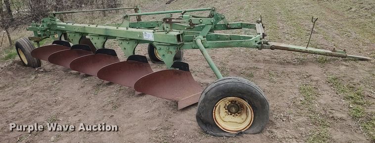image for item DQ0377 John Deere  five bottom plow