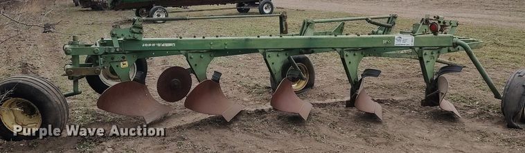 image for item DQ0377 John Deere  five bottom plow
