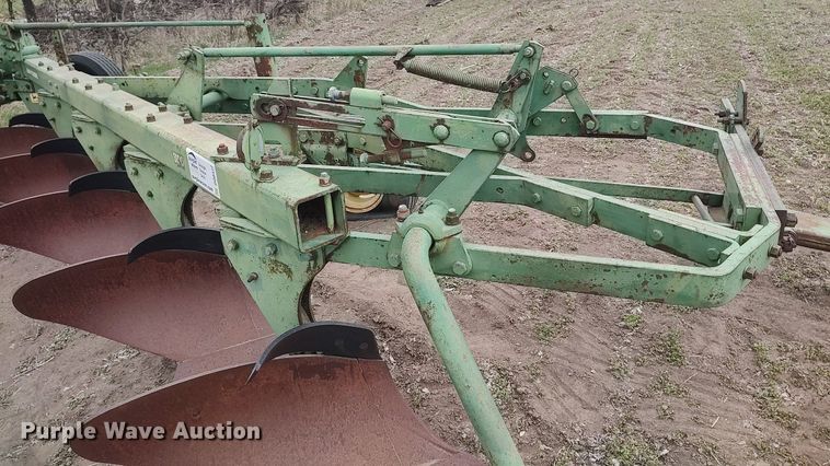 image for item DQ0377 John Deere  five bottom plow