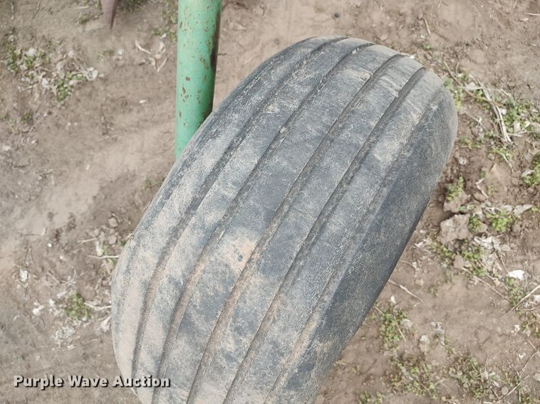 image for item DQ0377 John Deere  five bottom plow