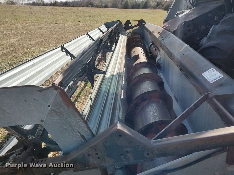 image for item DQ0380 Gleaner L2  combine