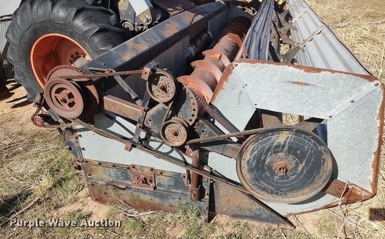 image for item DQ0380 Gleaner L2  combine
