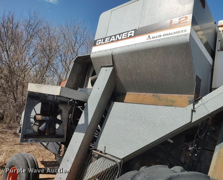 image for item DQ0380 Gleaner L2  combine