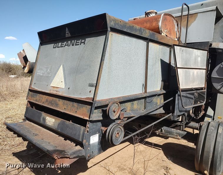 image for item DQ0380 Gleaner L2  combine