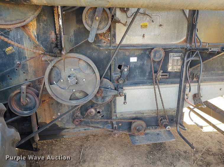 image for item DQ0380 Gleaner L2  combine