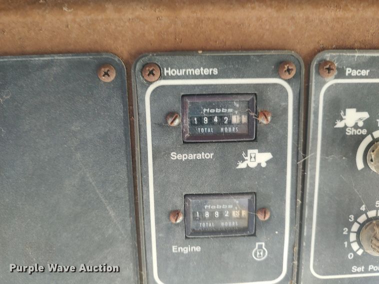 image for item DQ0380 Gleaner L2  combine