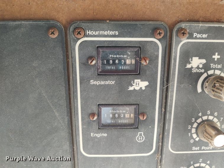 image for item DQ0380 Gleaner L2  combine