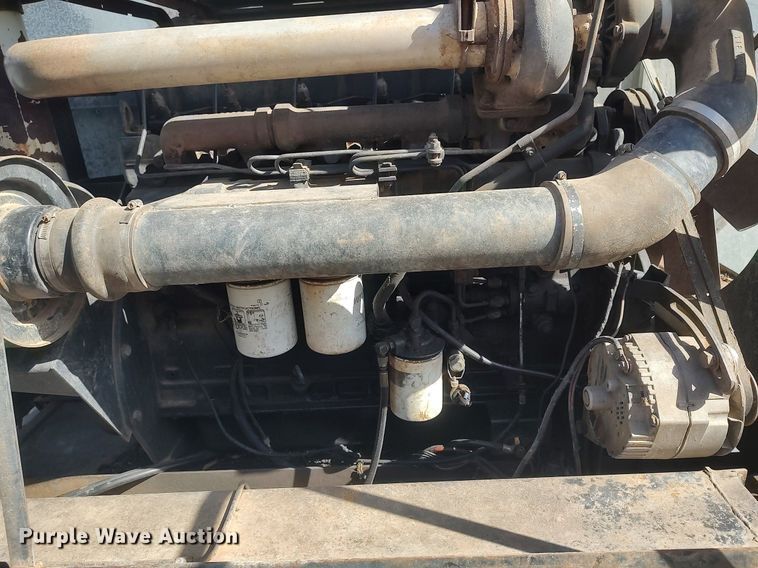 image for item DQ0380 Gleaner L2  combine