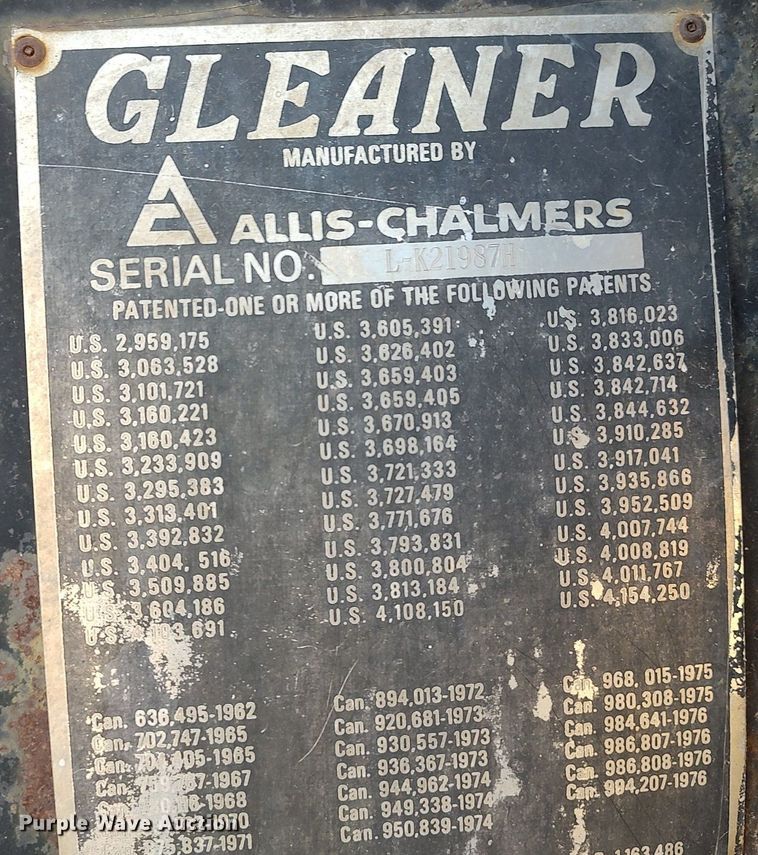 image for item DQ0380 Gleaner L2  combine