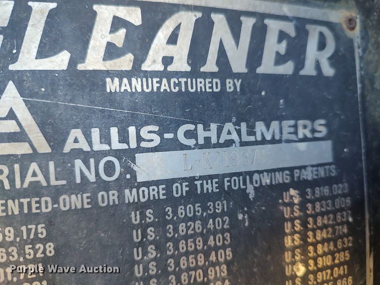 image for item DQ0380 Gleaner L2  combine