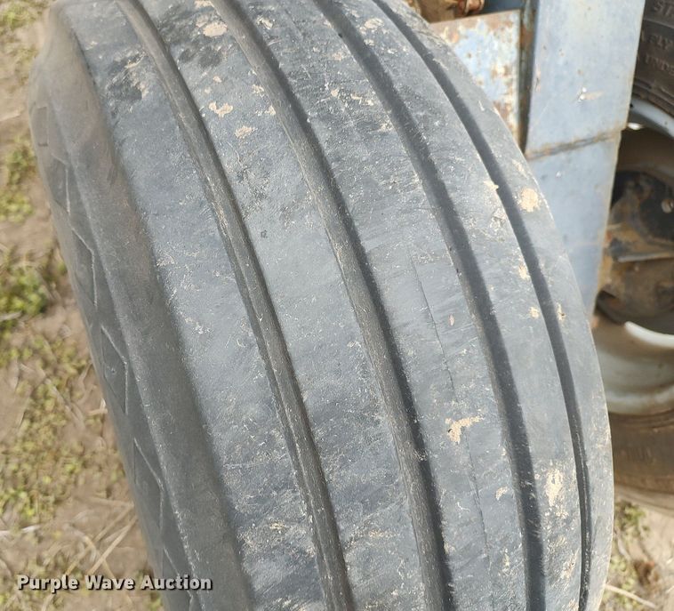 image for item DQ0381 CrustBuster 3400 DD45X8  grain drill