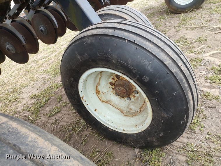 image for item DQ0381 CrustBuster 3400 DD45X8  grain drill