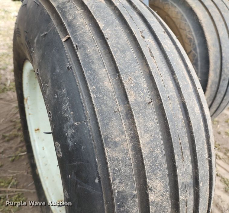 image for item DQ0381 CrustBuster 3400 DD45X8  grain drill