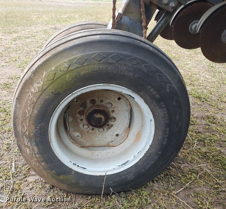 image for item DQ0381 CrustBuster 3400 DD45X8  grain drill