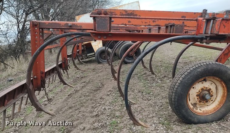 image for item DQ0382 Chisel