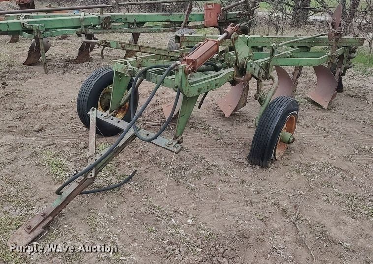 image for item DQ0384 John Deere  four bottom plow