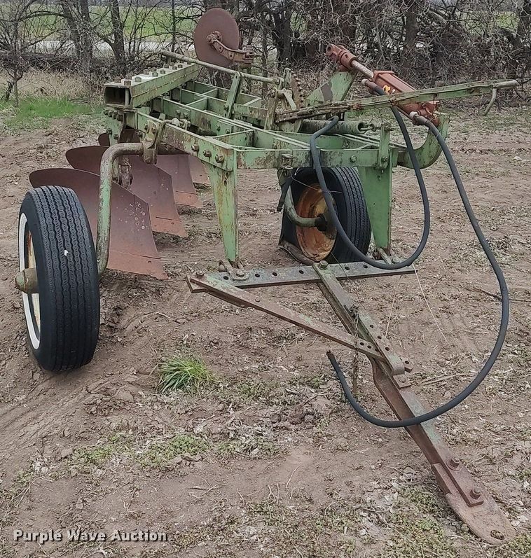 image for item DQ0384 John Deere  four bottom plow