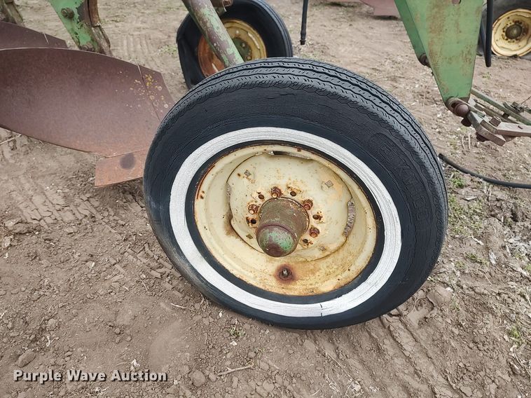 image for item DQ0384 John Deere  four bottom plow
