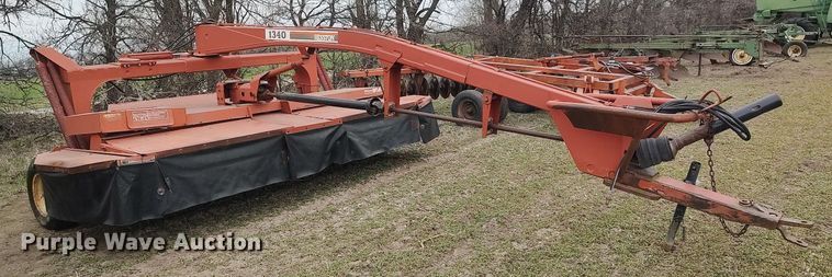 image for item DQ0389 1993 Hesston 1340  swather / windrower