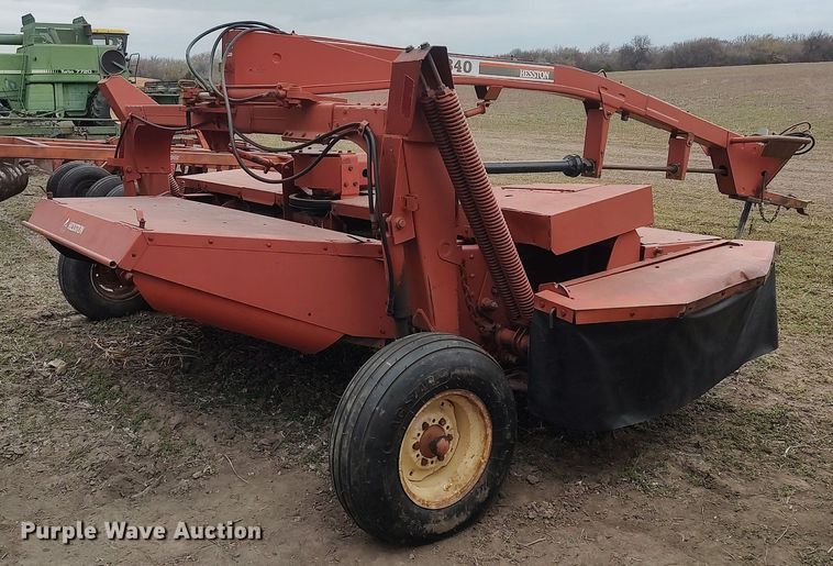 image for item DQ0389 1993 Hesston 1340  swather / windrower