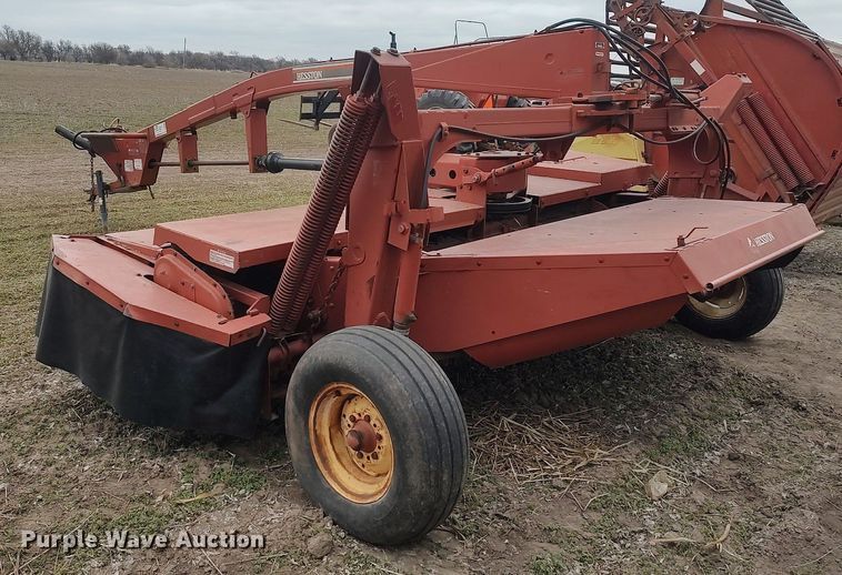 image for item DQ0389 1993 Hesston 1340  swather / windrower